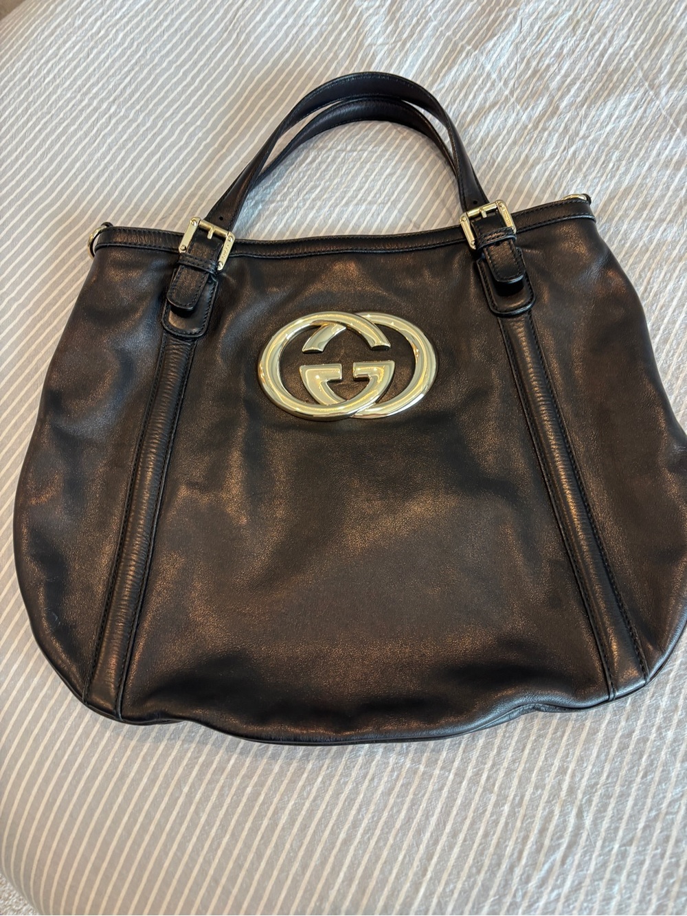 Gucci Black Leather Shoulder Bag with Gold Double-G Emblem